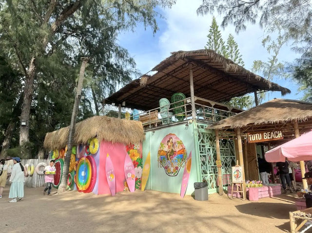 Tutu Beach คาเฟ่สีชมพูริมทะเล