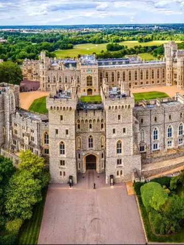 🏰 A Royal Valentine’s at Windsor Castle ❤️