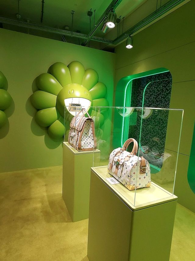 LOUIS VUITTON x MURAKAMI POP-UP STORE💗London💗
