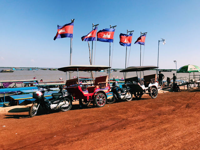Kampong Phluk Boat Dock: A Journey to the Floating World