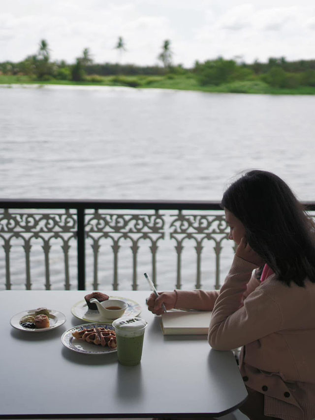☕✨ Ray River Cafe - คาเฟ่ริมแม่น้ำสุดชิล บรรยากาศดี