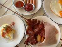 พาส่อง Breakfast The Standard Huahin