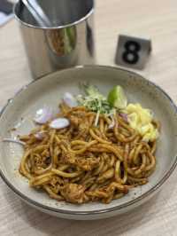 Brand new eatery that turned local laksa into a fried dish!