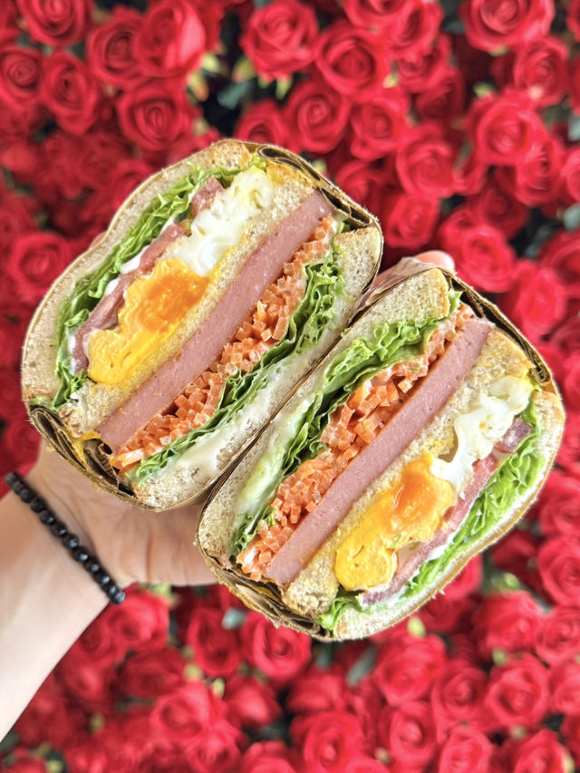 Thick Sandos and Cozy Vibes: The Perfect Place for Healthy Meals at Manshiguang Mount Austin JB