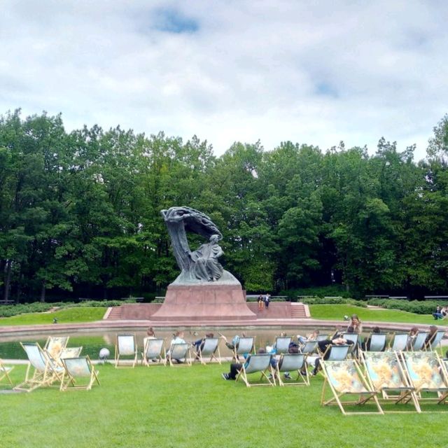 【ワルシャワ】ショパンを感じる旅🎵ワジェンキ公園