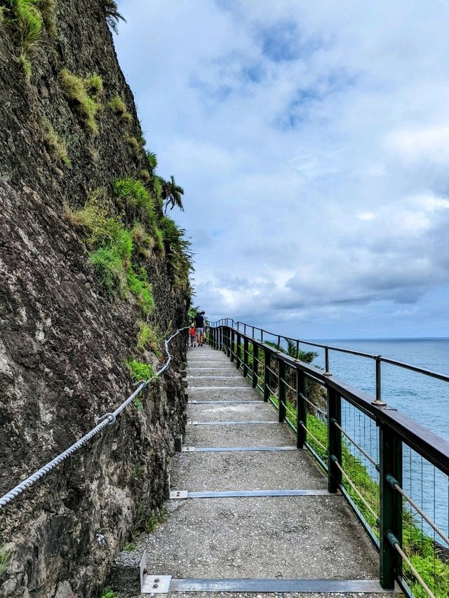 花蓮-親不知子海上古道：峭壁上的透明玻璃步道