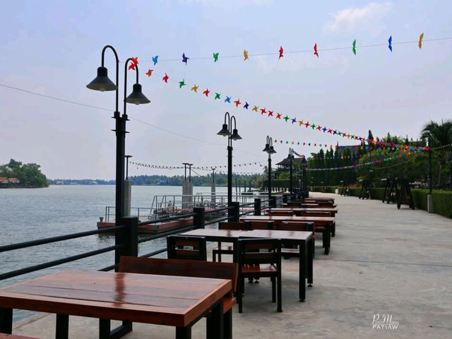 The Pomelo Amphawa