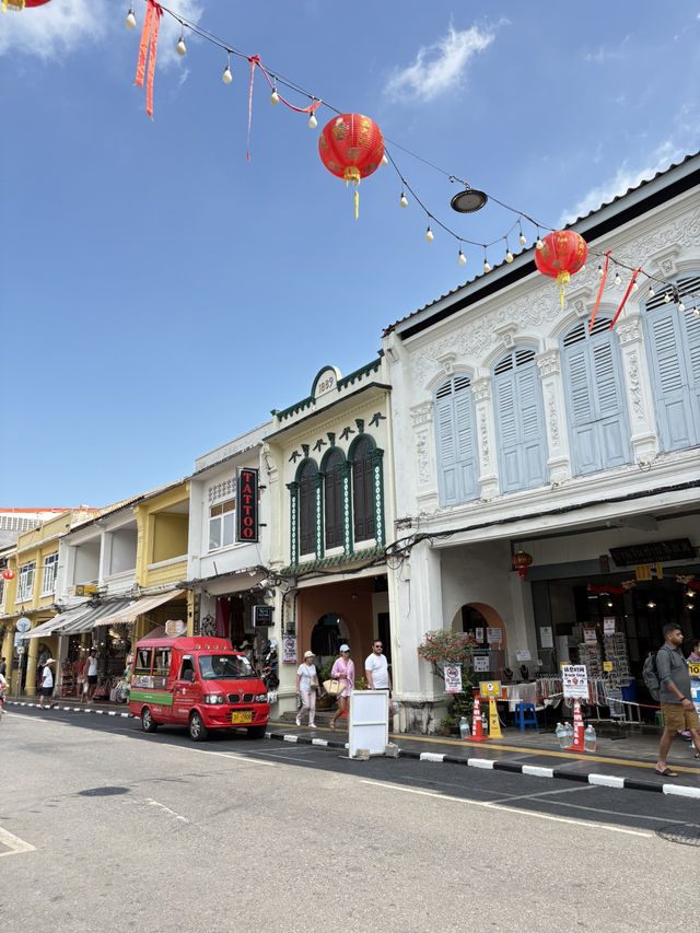 สัมผัสเสน่ห์Old town Phuket 