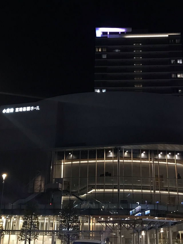 【東京　武蔵小金井駅南口エリア　光と音楽の宮地楽器ホールと緑溢れる緑地公園、庭園、アートスポット、食を巡る】