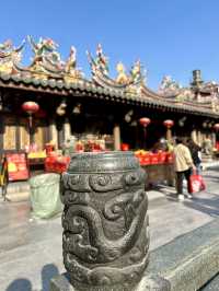 Where Generals Whisper and Pagodas Stand Still: A Day at Tonghuai Guan Yue Temple