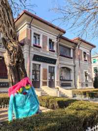 From Tianjin to Tuscany : Falling in Love withbItaluan Town 