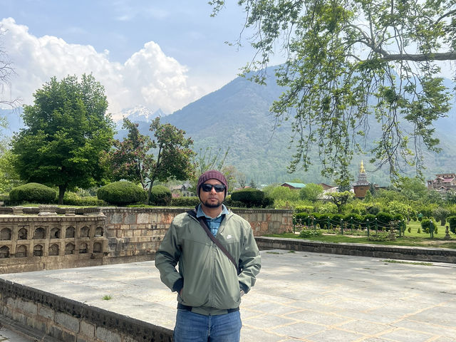 Everyone Must Visit Kashmir at least once in a life time