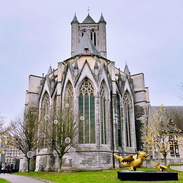 🏰 Ghent & Bruges: Medieval Magic, Waffle Cravings & a Bike Lane Meltdown 🚲