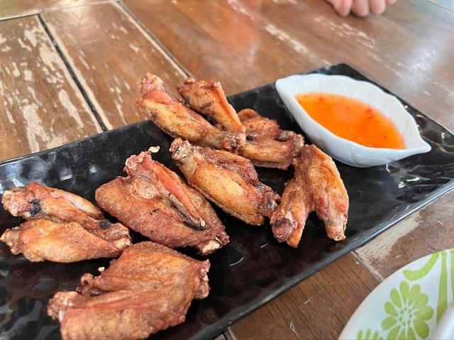 람부뜨리빌리지와 마담무써 카페
