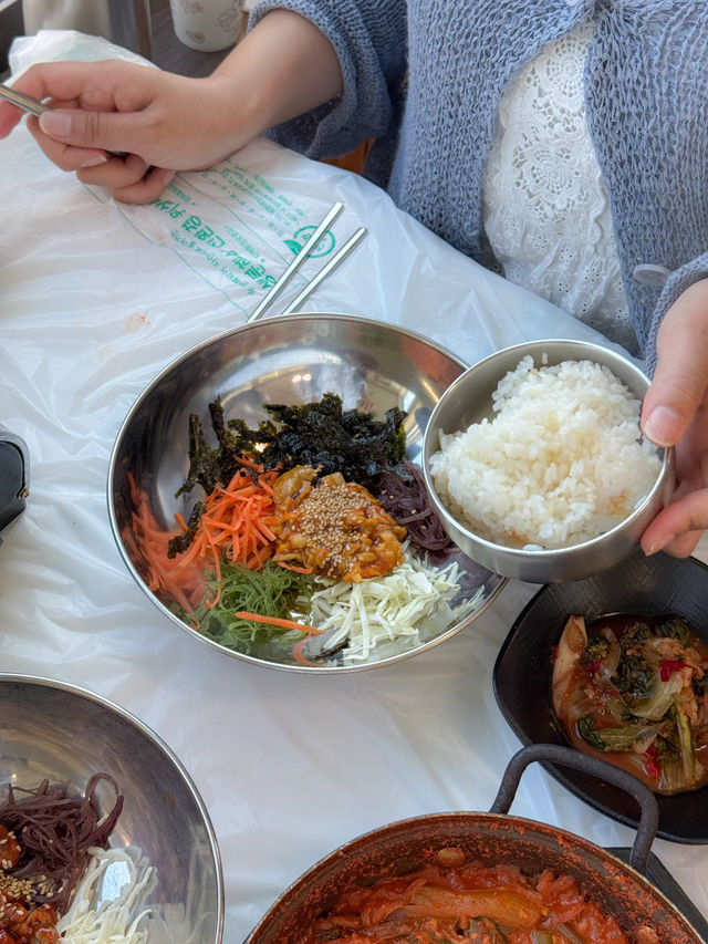 남해여행에는 역시 멸치쌈밥 정식! ”남해 호원정“