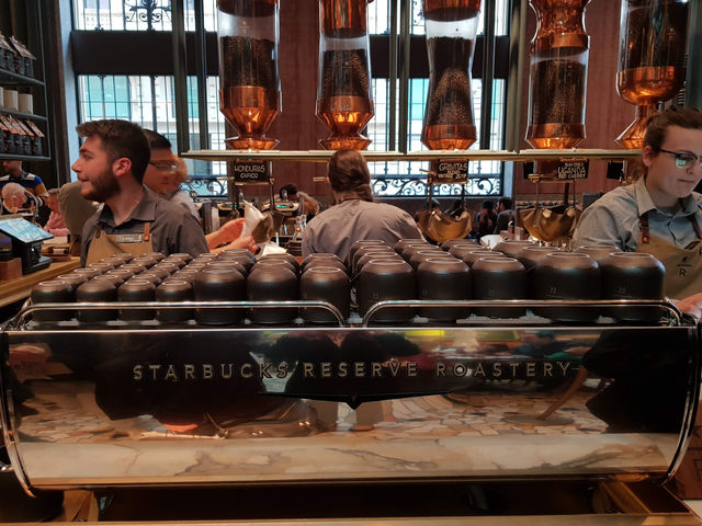 ☕️ Starbucks Reserve Roastery Milan – "커피 그 이상의 경험"