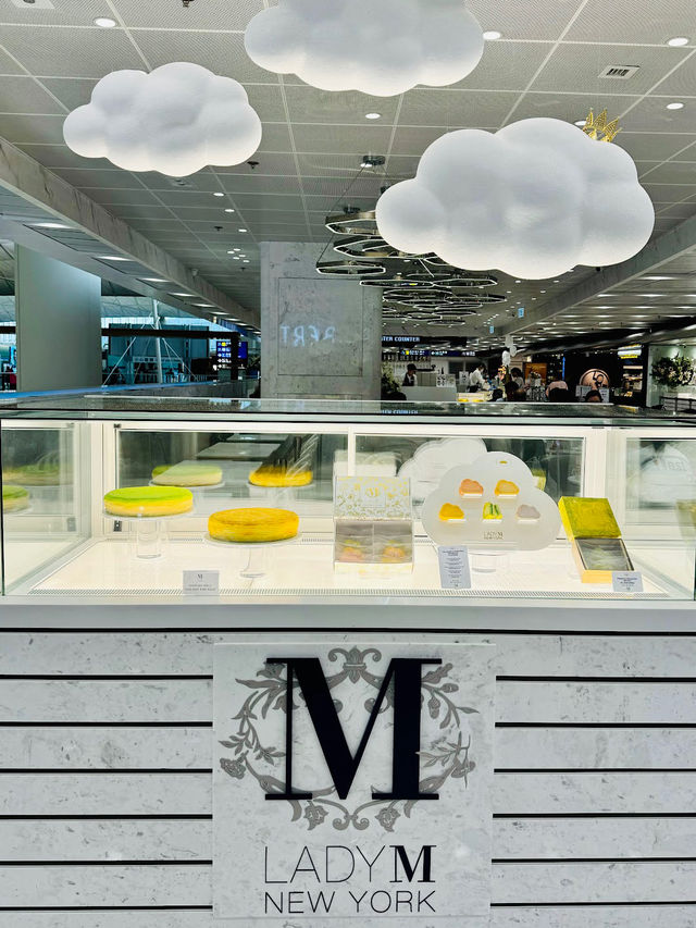 Awesome Sweetie🍰LADY M🍰Café @Hong Kong Airport