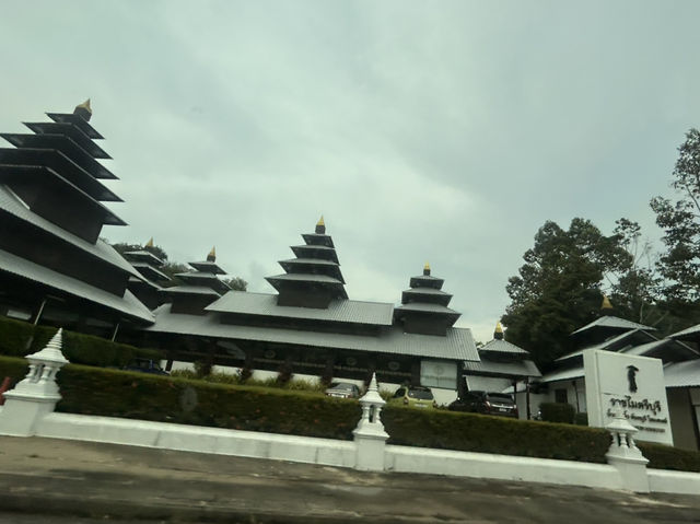 ท่องเที่ยวใกล้ กทม สวยงาม ครบจบในที่เดียว