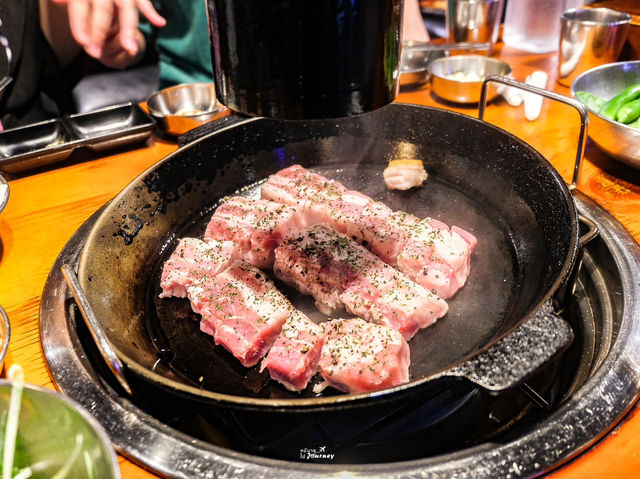 หมูย่างน้องดรีม ร้านดังในโซลย่านอัปกูจอง🥩🐷🇰🇷