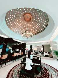 Colonial Café: Timeless Elegance in Every Note