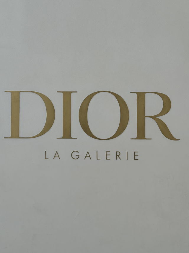 Dior La Galerie – A Captivating Journey 🇫🇷