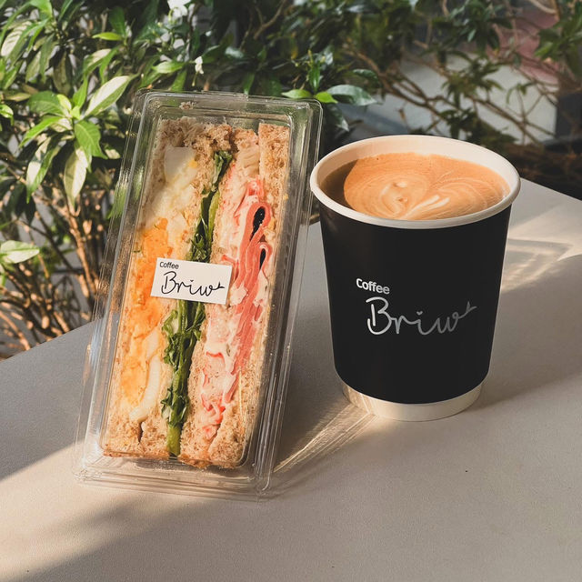 Coffee Briw : ร้านกาแฟเล็กๆใกล้หอนาฬิกา