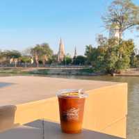 คาเฟ่เรือนไทยริมน้ำอยุธยา
