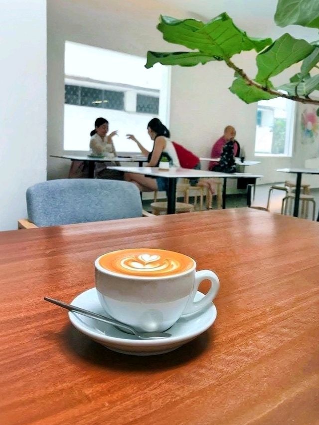 Sips, Delights & Chill, Experiencing Jln Theatre Coffee in Ipoh. 🌮🥧🍝🍰☕🥗