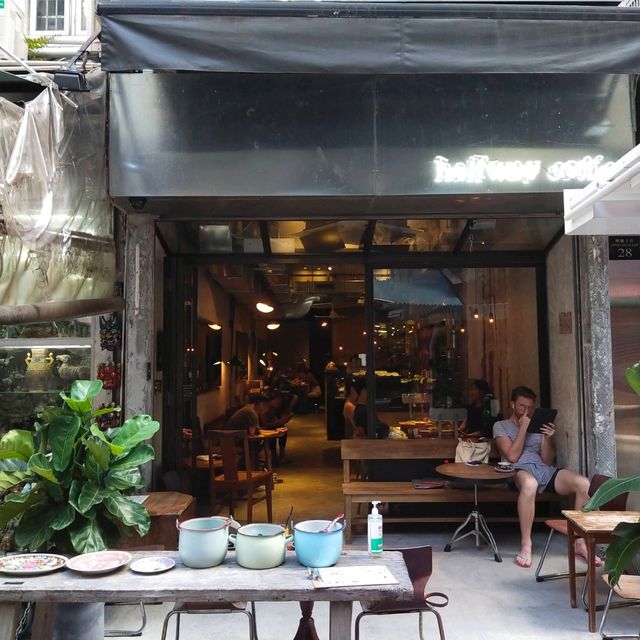 香港充滿古董美的咖啡店