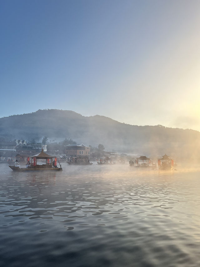 ล่องเรือบ้านรักไทย ก่อนตายไปลองสักครั้ง 
