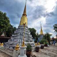 ไหว้พระแล้วชมอุโบสถสมัยอยุธยาตอนปลาย