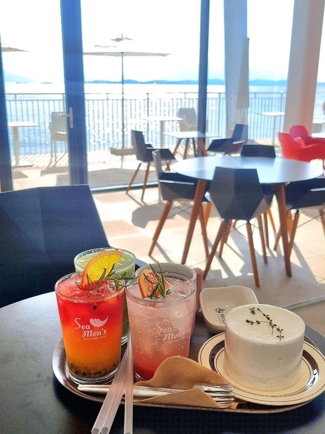 아름다운 윤슬과 함께하는 사천 바다 카페🌊