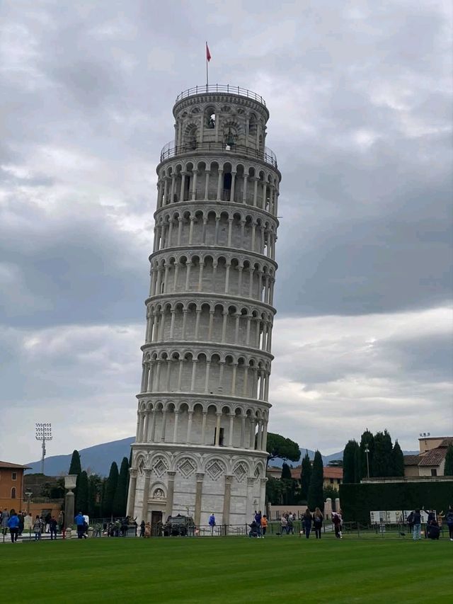 "Not everything has to be straight to stand tall. 💁‍♀️🗼"