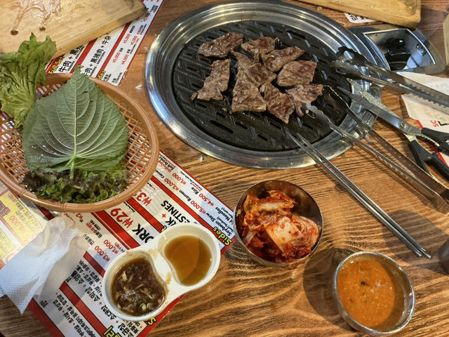 首爾塔風景愛情鎖和美食