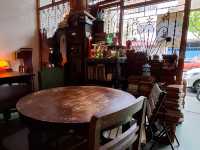 Vintage Green Cafe The Daughter
