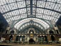 สถานีรถไฟAntwerp สวยสง่าล้ำค่าวัฒนธรรม