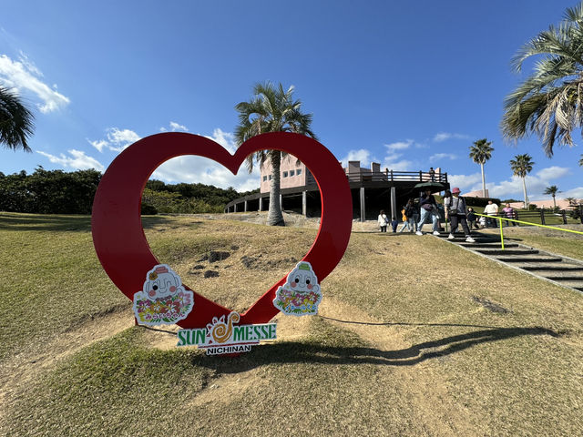 🗿 Moai Statues by the Sea – Our Fun Day at Sun Messe Nichinan