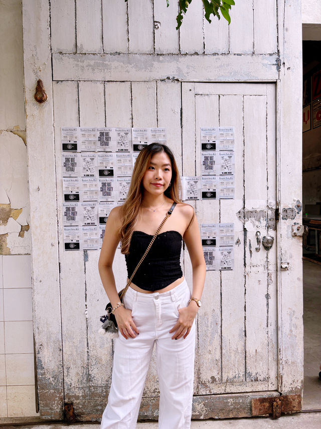 เดินถ่ายรูปเล่นถนนทรงวาด