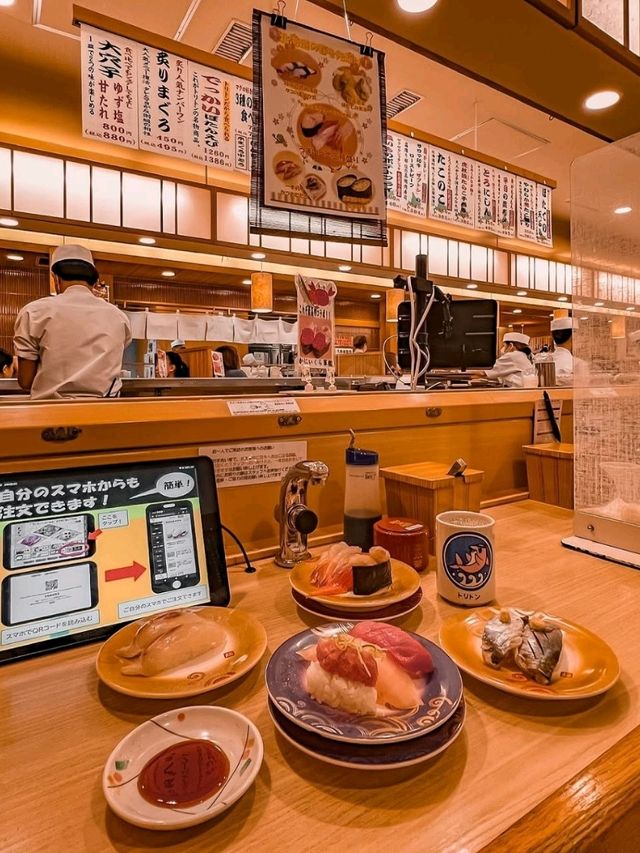 Conveyor belt sushi Triton Tokyo