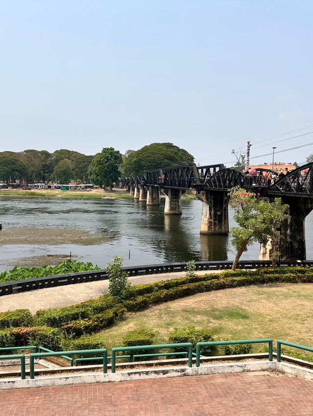 桂河大橋：穿越歷史的鐵道詩篇