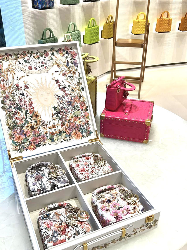 夢のような空間で、五感を満たすひとときを。 Café Dior by Mauro Colagrecoで、ラグジュアリーな