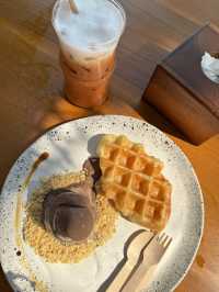 She Sails Cafe & Beach Club: ความชิลล์ริมทะเล