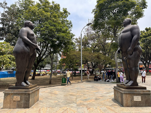 【Plaza Botero｜メデジン中枢の野外アート広場】