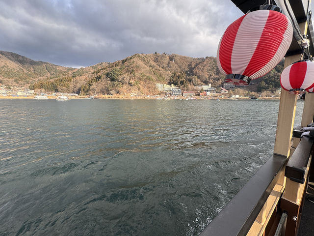 🏞️✨河口湖小旅行｜富士山的藍與金🌟