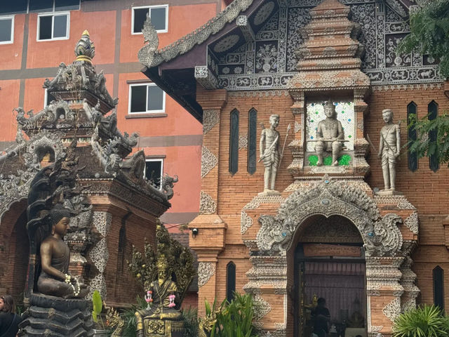 My Hidden Gem in Chiang Mai: Wat Lok Moli, a Tranquil Ancient Temple! 🇹🇭✨