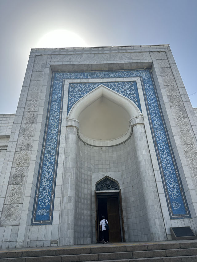 Visit the Almaty Central Mosque: A Spiritual Gem in Kazakhstan 🇰🇿🕌