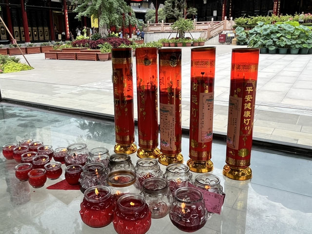 Finding Stillness in the Heart of Chengdu – A Day at Daci Temple