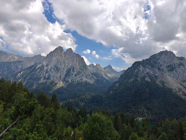 Estany de Sant Maurici, Nature’s Screensaver IRL