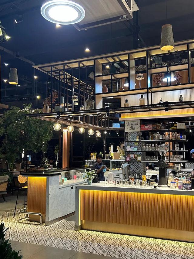 Juice & Joy, Welcome to Momoo Harbour Bay!