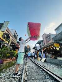🎇 Shifen Sky Lanterns — Light Up Your Wish in the Taiwan Sky ✨🏮